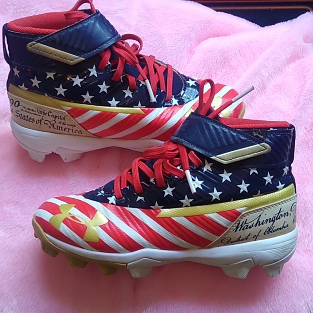 Under Armour Cleats Sz 1